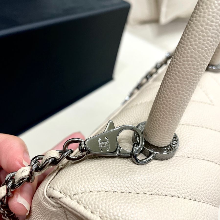 Chanel coco handle 24-11