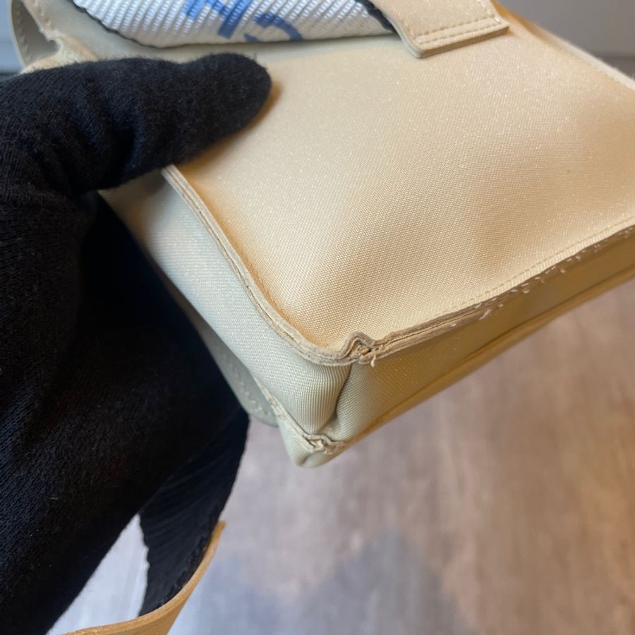 Chanel米白布logo腰包-16