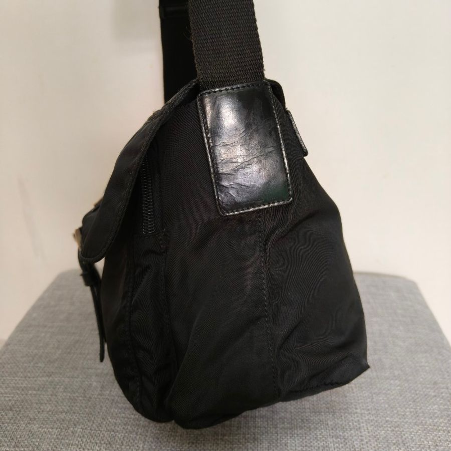 【🐍蛇吧拉系】🧧新春甜甜價至2/3🧧㊣✨PRADA✨普拉達 黑色 輕量 帆布 皮革 單釦 掀蓋式 郵差包 肩背包 斜背包 /二手包/二手精品/保證正品🌳二手樹屋🌳-1