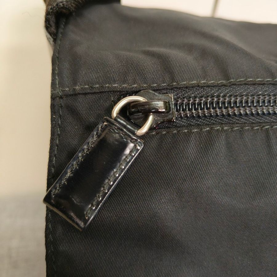 【🐍蛇吧拉系】🧧新春甜甜價至2/3🧧㊣✨PRADA✨普拉達 黑色 輕量 帆布 皮革 單釦 掀蓋式 郵差包 肩背包 斜背包 /二手包/二手精品/保證正品🌳二手樹屋🌳-7