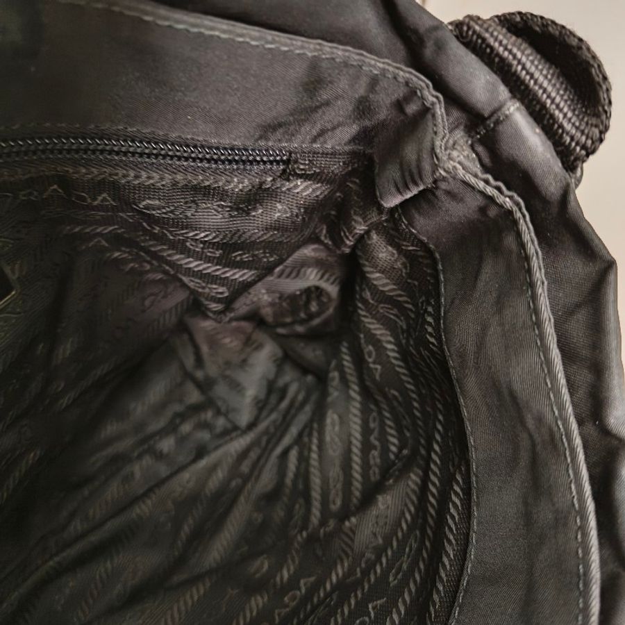【🐍蛇吧拉系】🧧新春甜甜價至2/3🧧㊣✨PRADA✨普拉達 黑色 輕量 帆布 皮革 單釦 掀蓋式 郵差包 肩背包 斜背包 /二手包/二手精品/保證正品🌳二手樹屋🌳-38