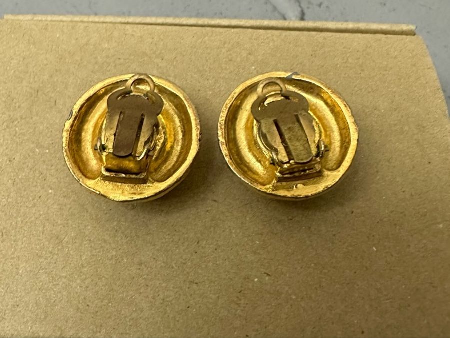 Chanel vintage 金色chanel刻印耳環-4