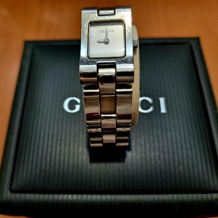 二手出清 Gucci 白色錶盤手鍊式女用石英錶 2305L-4