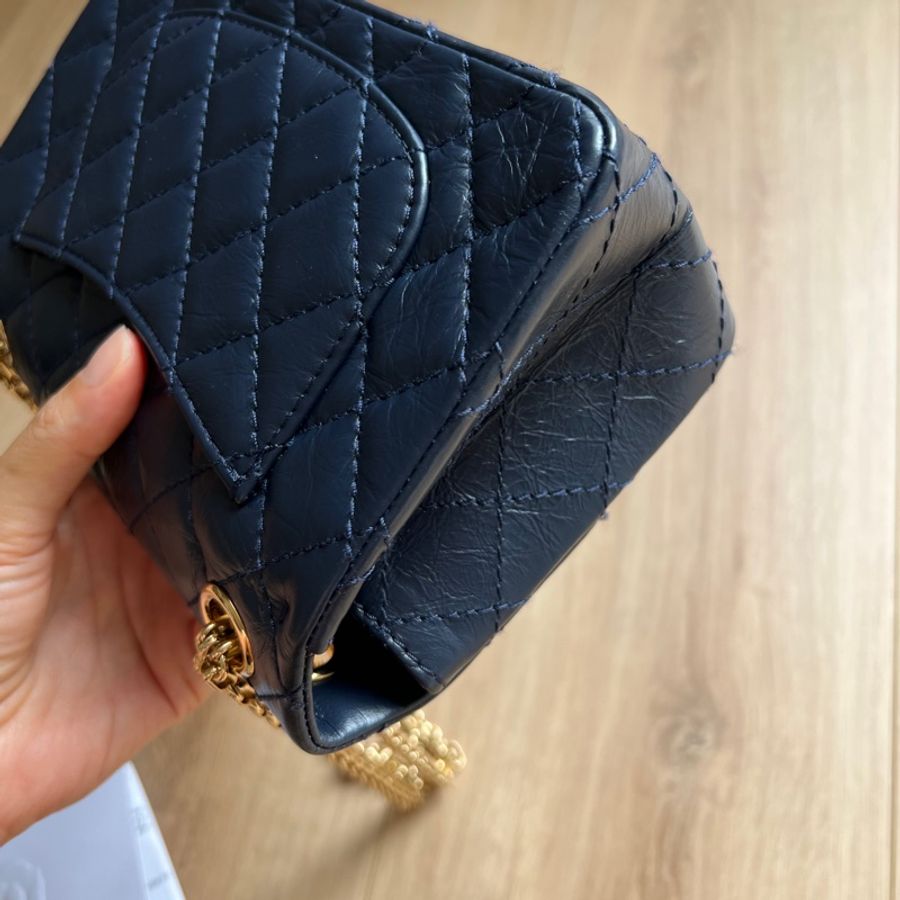 CHANEL 2.55 mini鏈帶包 藍金-6