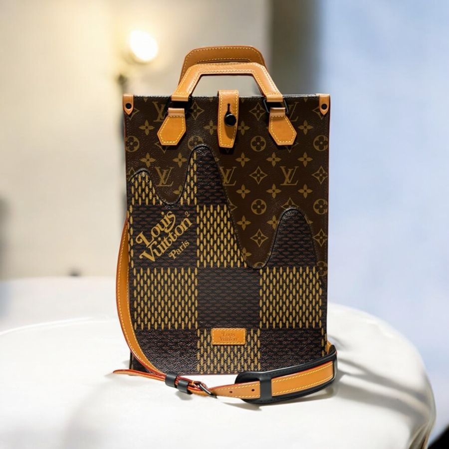 LV X NIGO聯名系列手提斜背 *帥氣十足-1