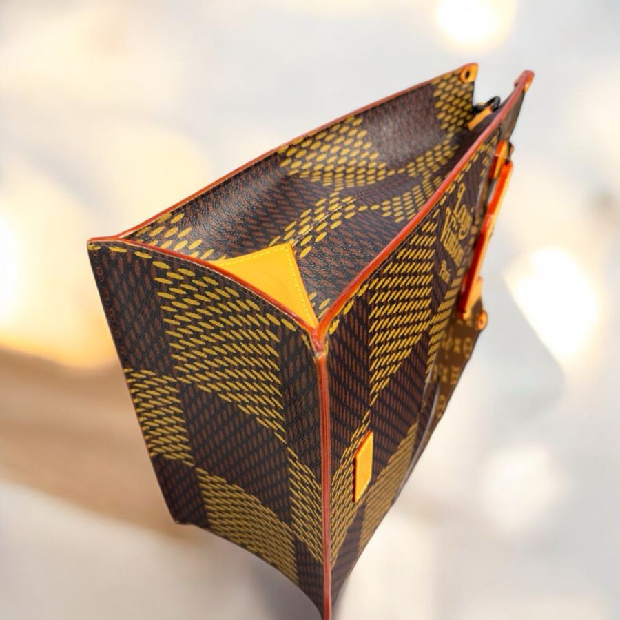 LV X NIGO聯名系列手提斜背 *帥氣十足-5