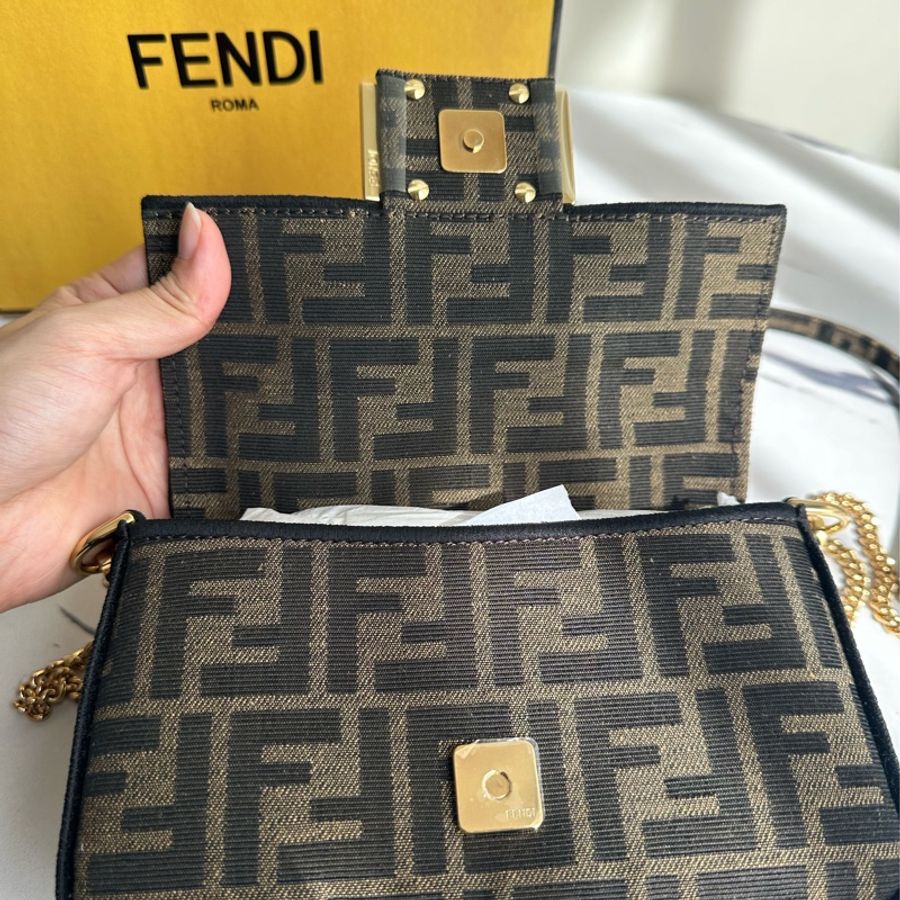 fendi 根本沒用過 網美要入手 超可愛斜背包-6