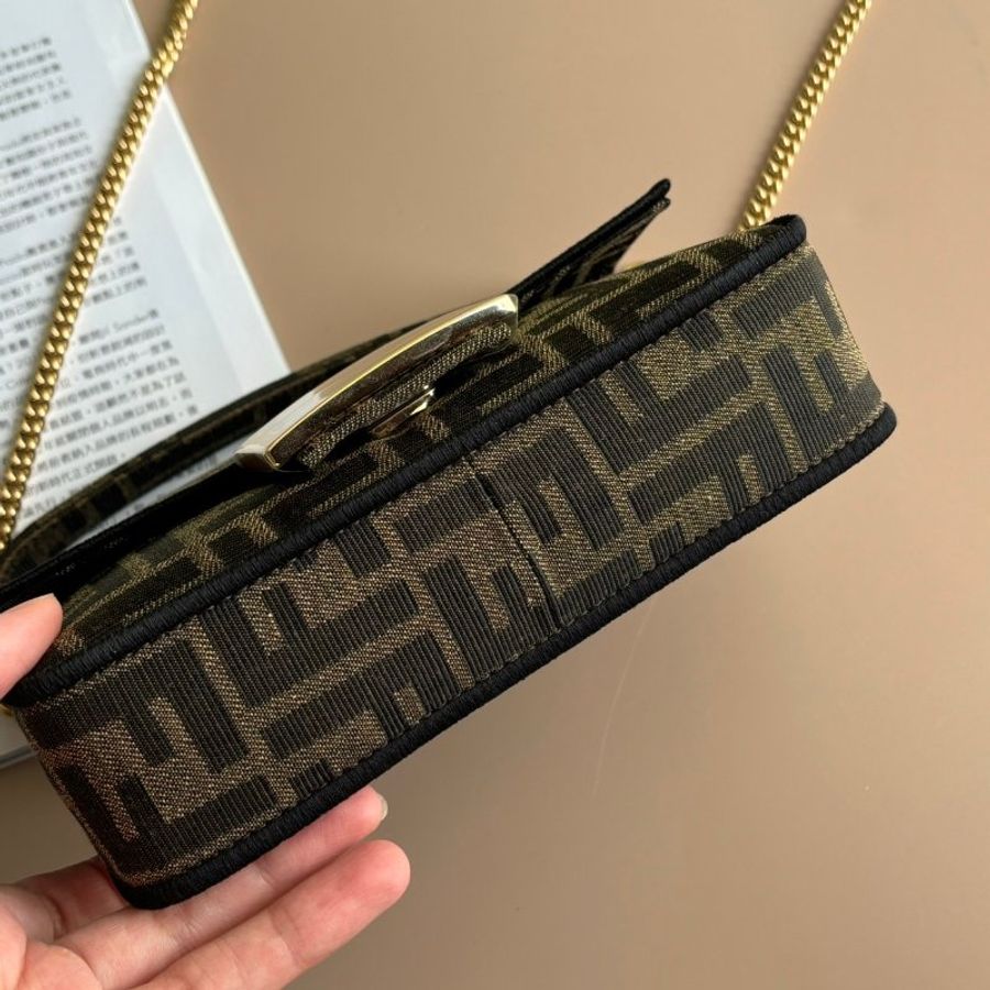::FENDI:: Baguette 法棍 MINI鏈包 手提包-2
