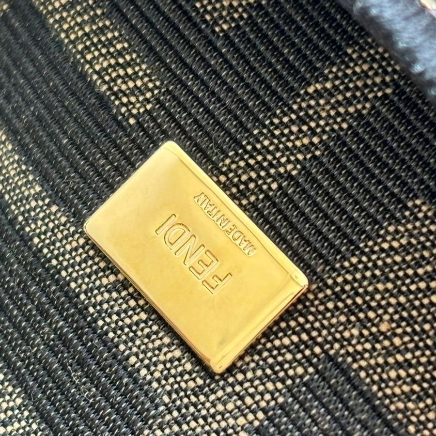 ::FENDI:: Baguette 法棍 MINI鏈包 手提包-13