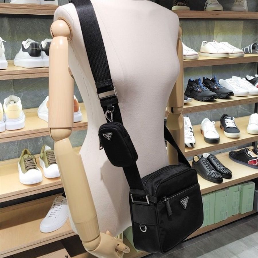 🌸2025春夏新品🌸Prada 1BC167 倒三角標尼龍黑色肩背包-2