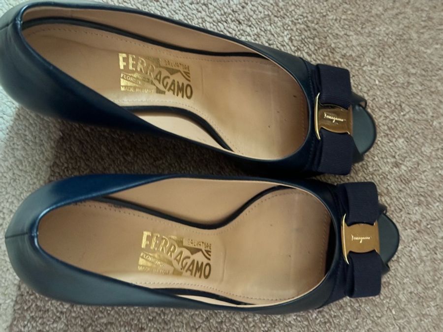 Salvatore Ferragamo 經典款湛藍色魚口小牛皮楔型鞋7.5-1
