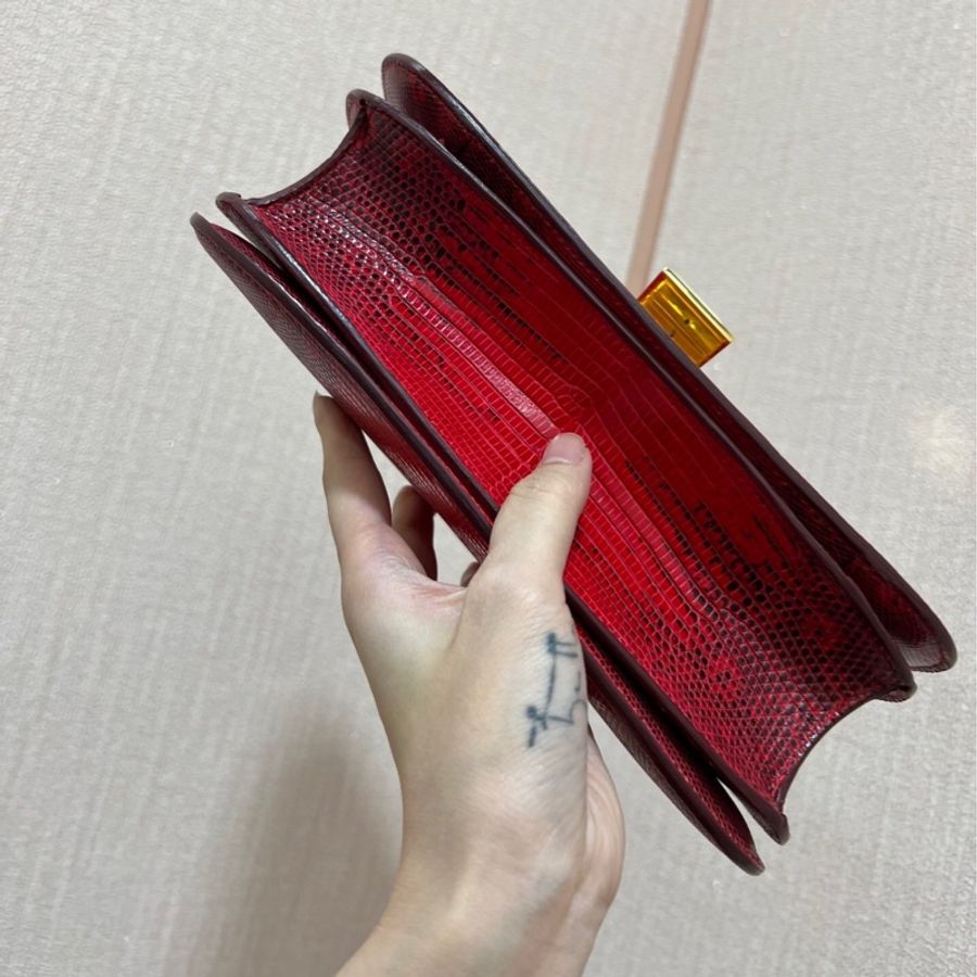 赛琳 celine蜥蜴皮box 中號紅色金扣單肩包-5