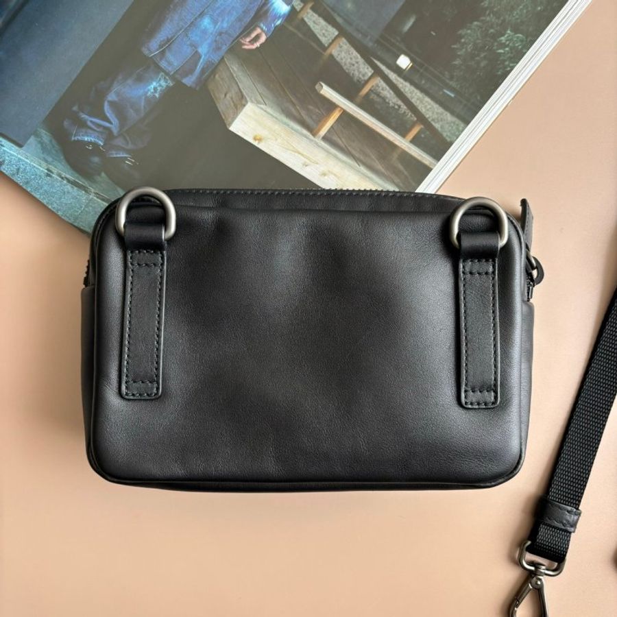 ::PRADA:: 黑色浮雕 皮革方形相機包 小包 側背包-4