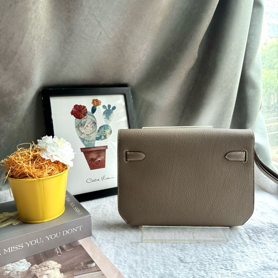 Hermes Kelly Depeches 25 銀釦 TOGO皮 手拿包(大象灰)-1