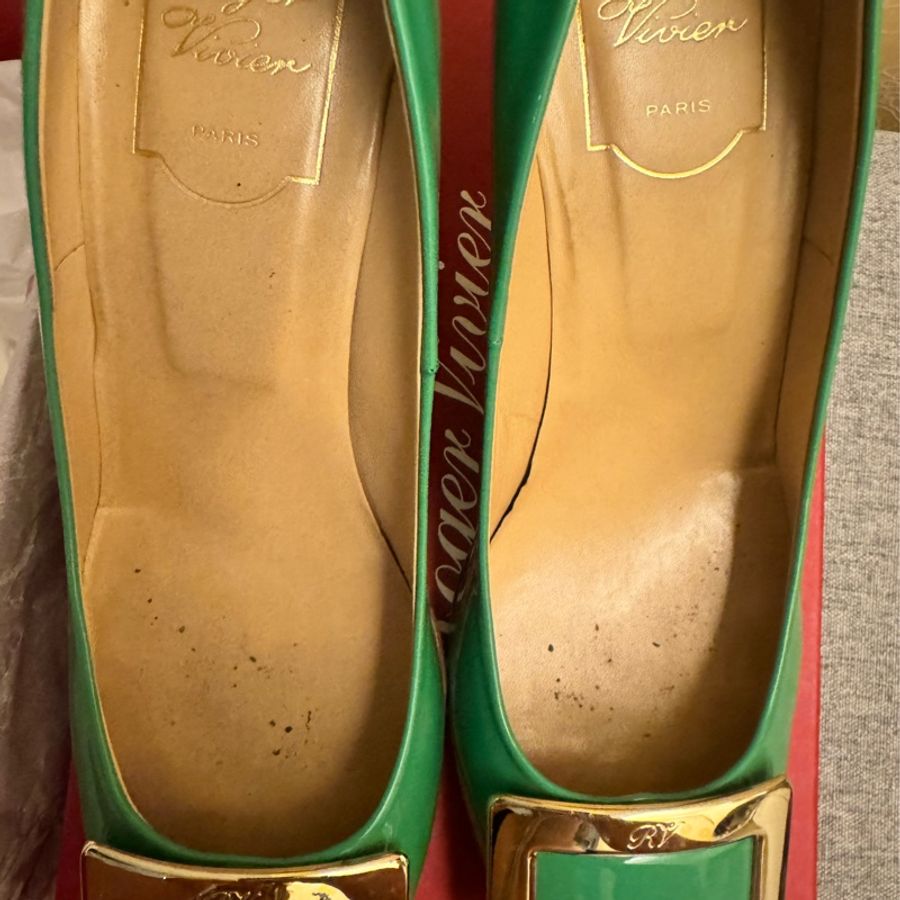 Roger vivier 薄荷色經典方釦漆皮高跟鞋39號-19