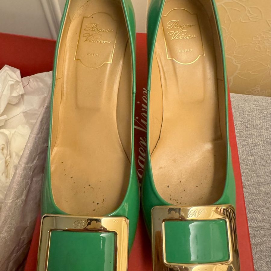 Roger vivier 薄荷色經典方釦漆皮高跟鞋39號-21