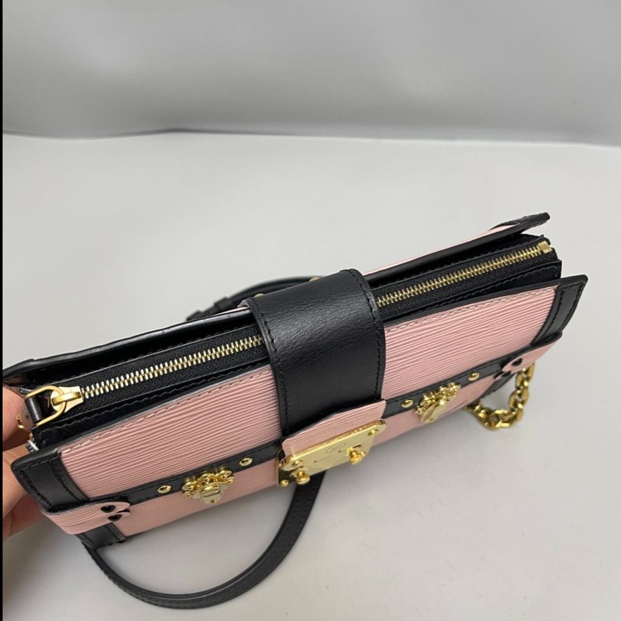 LV Trunk Clutch粉色水波紋盒子包-3