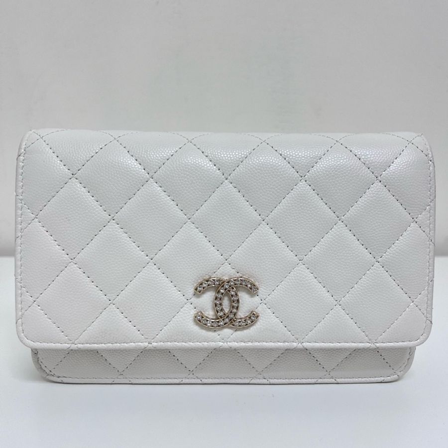 Chanel 23A 白色水鑽woc-5