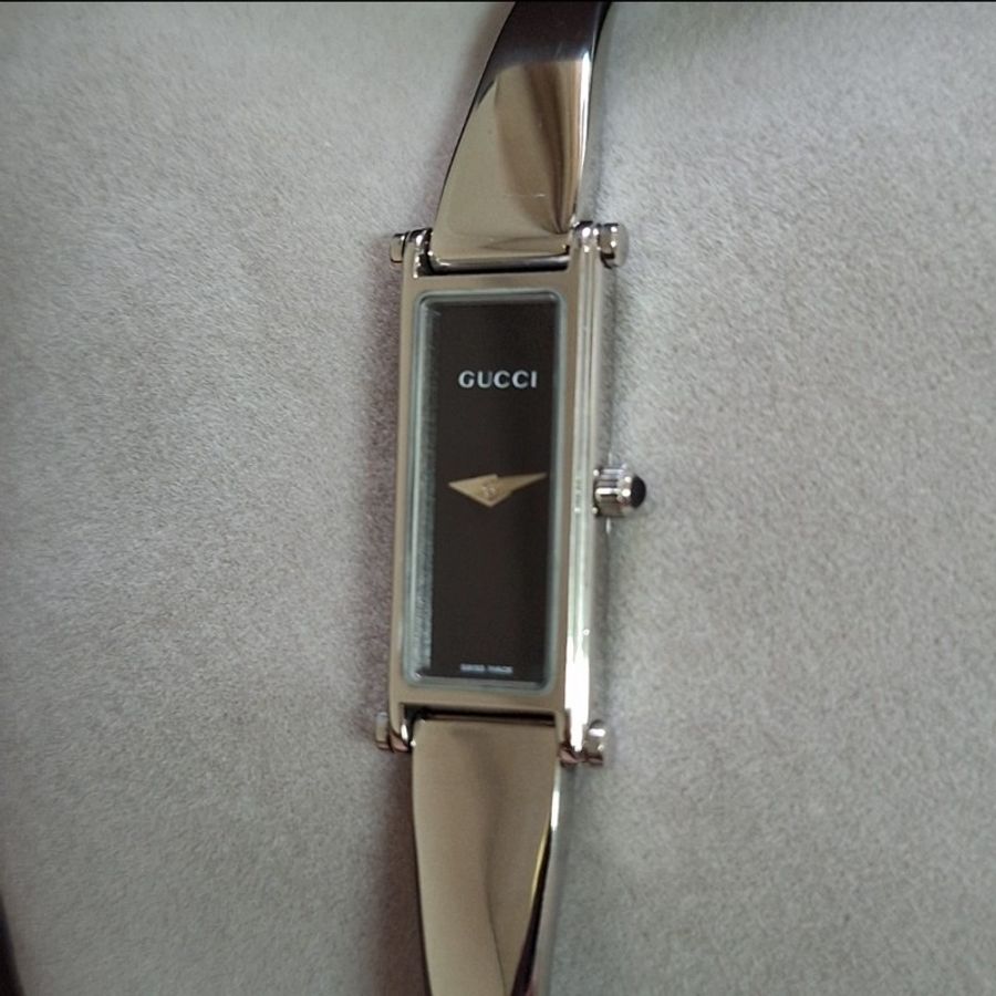 Gucci 1500L 黑色經典馬銜手環錶-1