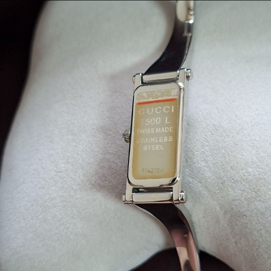 Gucci 1500L 黑色經典馬銜手環錶-7
