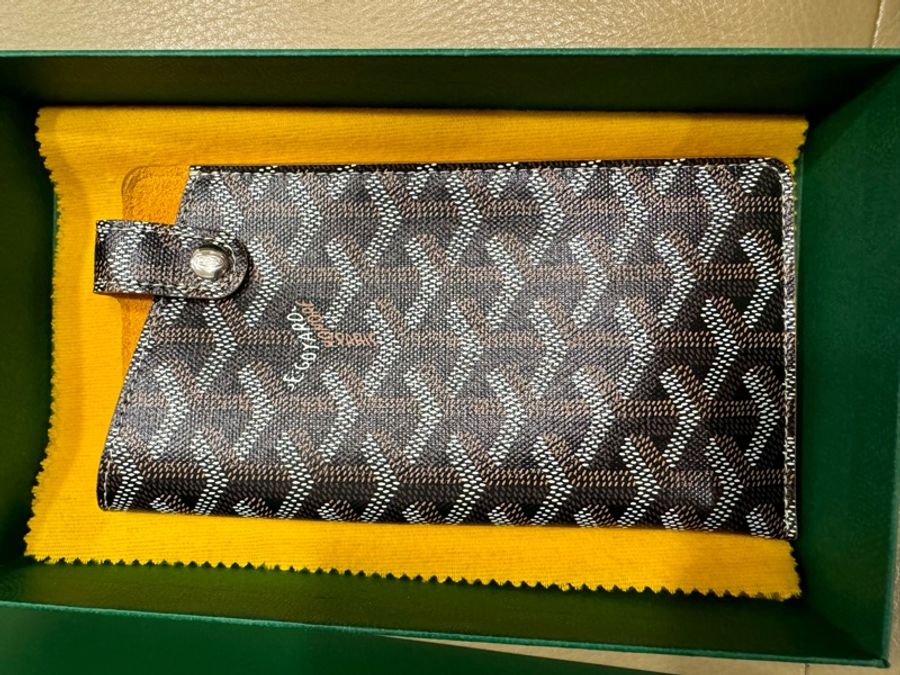 全新Goyard黑棕眼鏡包-1