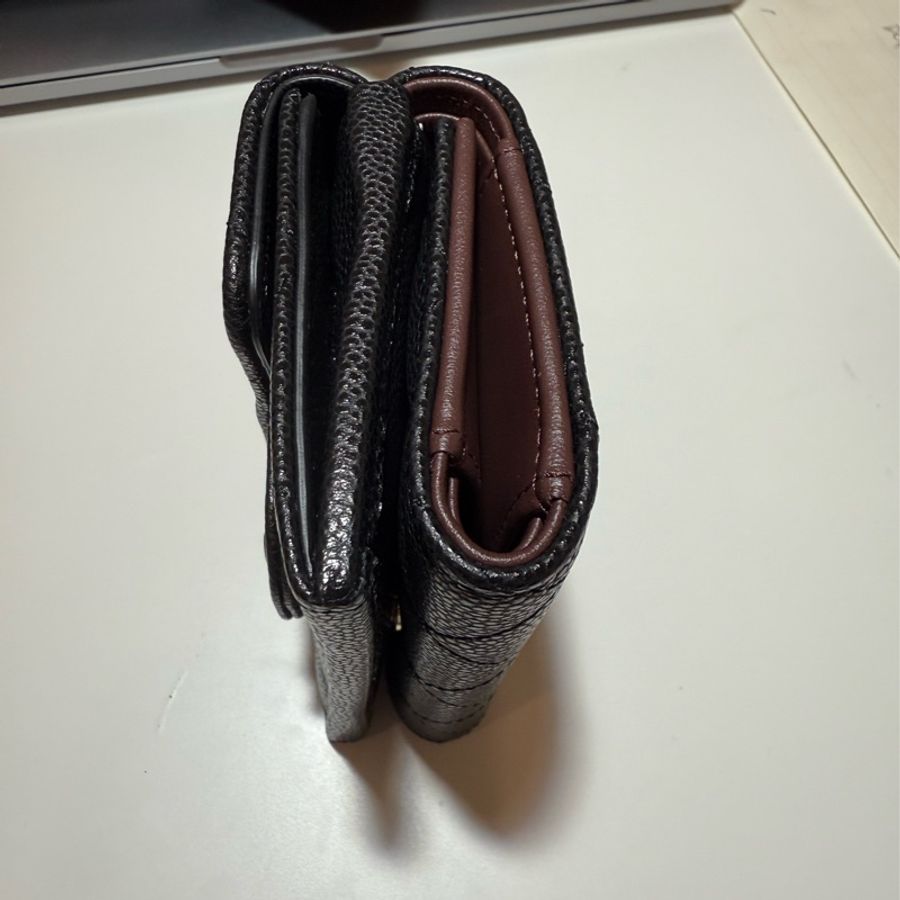 CHANEL經典荔枝皮金扣三折短夾(黑)-6