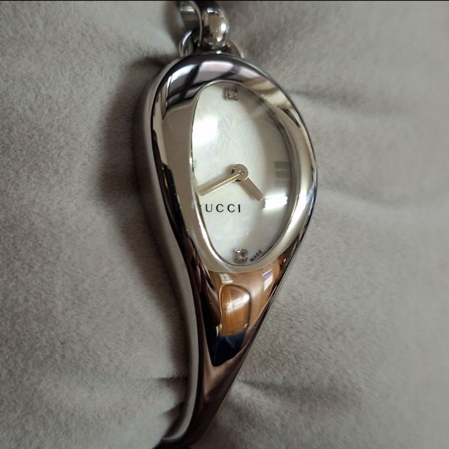 Gucci 103 美鑽橢圓手鐲馬銜扣腕錶-2