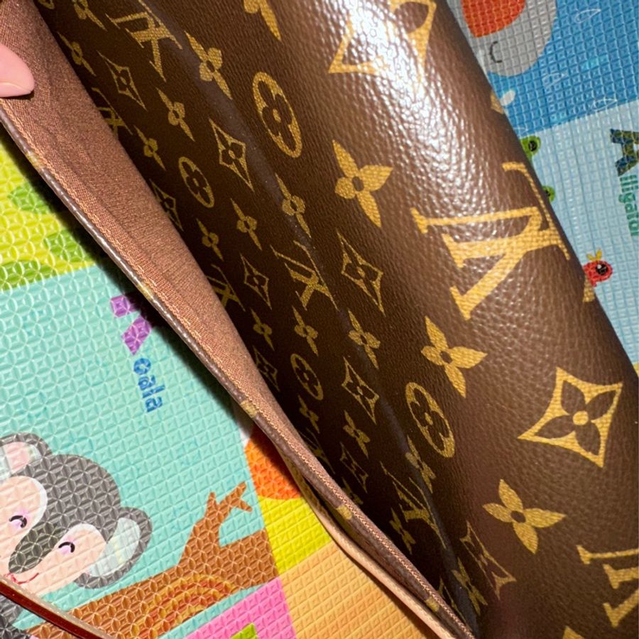 LOUIS VUITTON Sologne cloth handbag-12