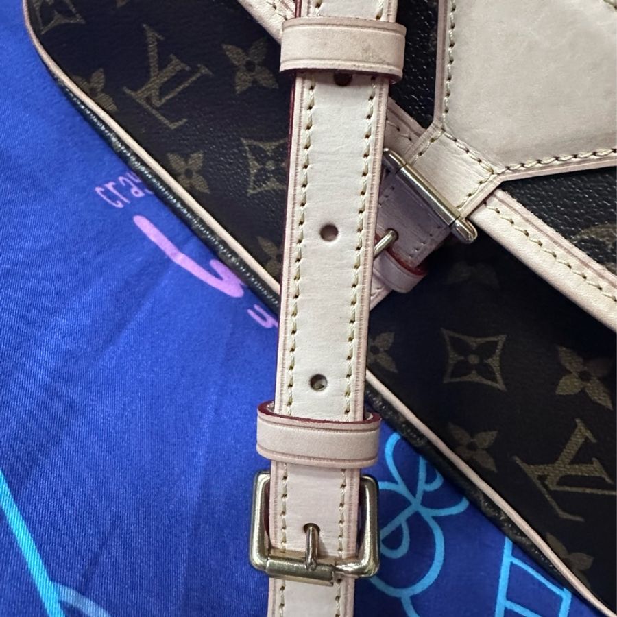 LOUIS VUITTON Sologne cloth handbag-14