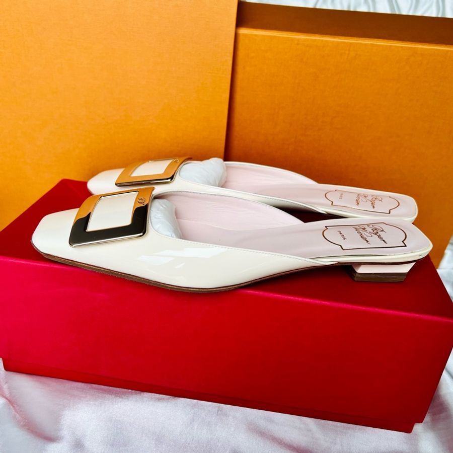 （售出）Roger Vivier Belle Vivier優格白漆皮方扣穆勒鞋-0