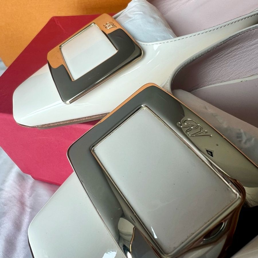 (售出)Roger Vivier Belle Vivier優格白漆皮方扣穆勒鞋-2