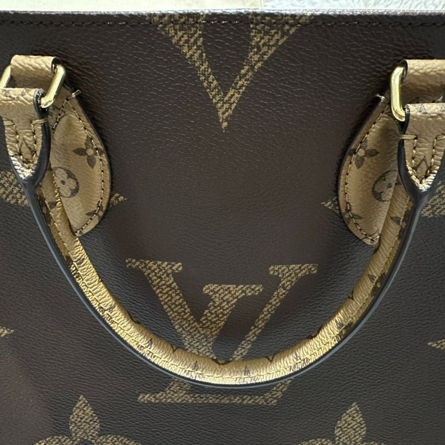 LV Onthego MM-12