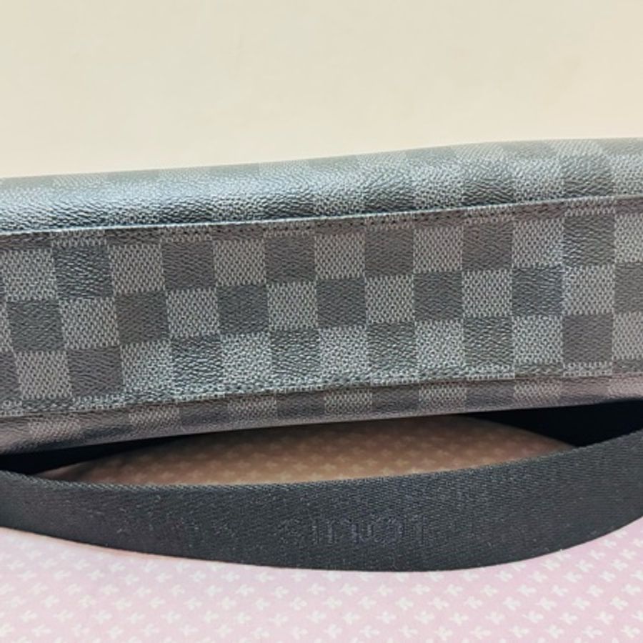 LV 黑色棋盤格公事包-9