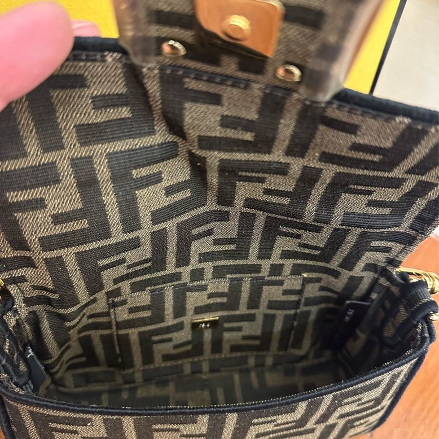 FENDI 經典緹花金LOGO手提鏈包-13