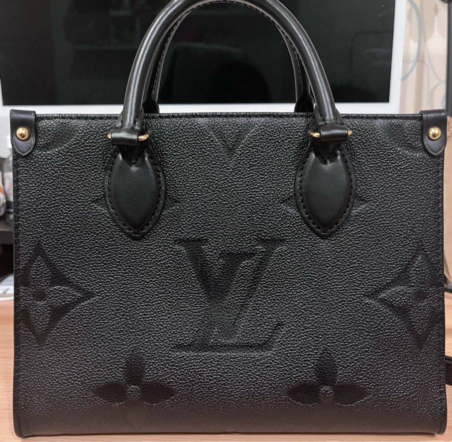 LV on the go pm黑色壓紋-0