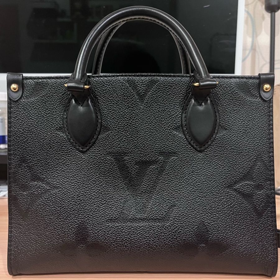 LV on the go pm黑色壓紋-2