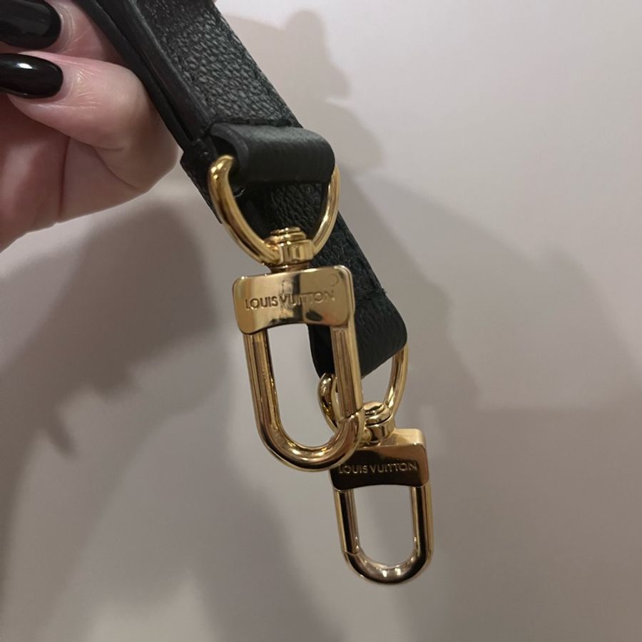 LV on the go pm黑色壓紋-4