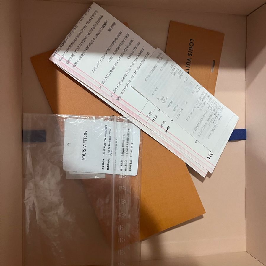 LV on the go pm黑色壓紋-5
