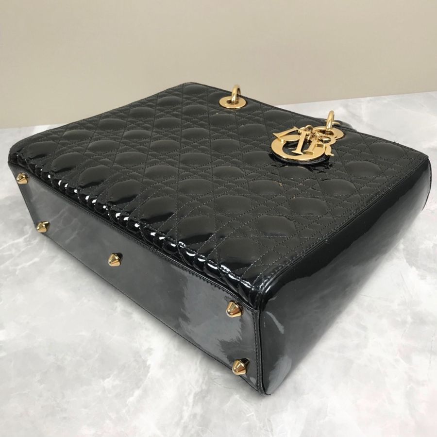 Dior 黑色漆皮戴妃包七格金扣-5