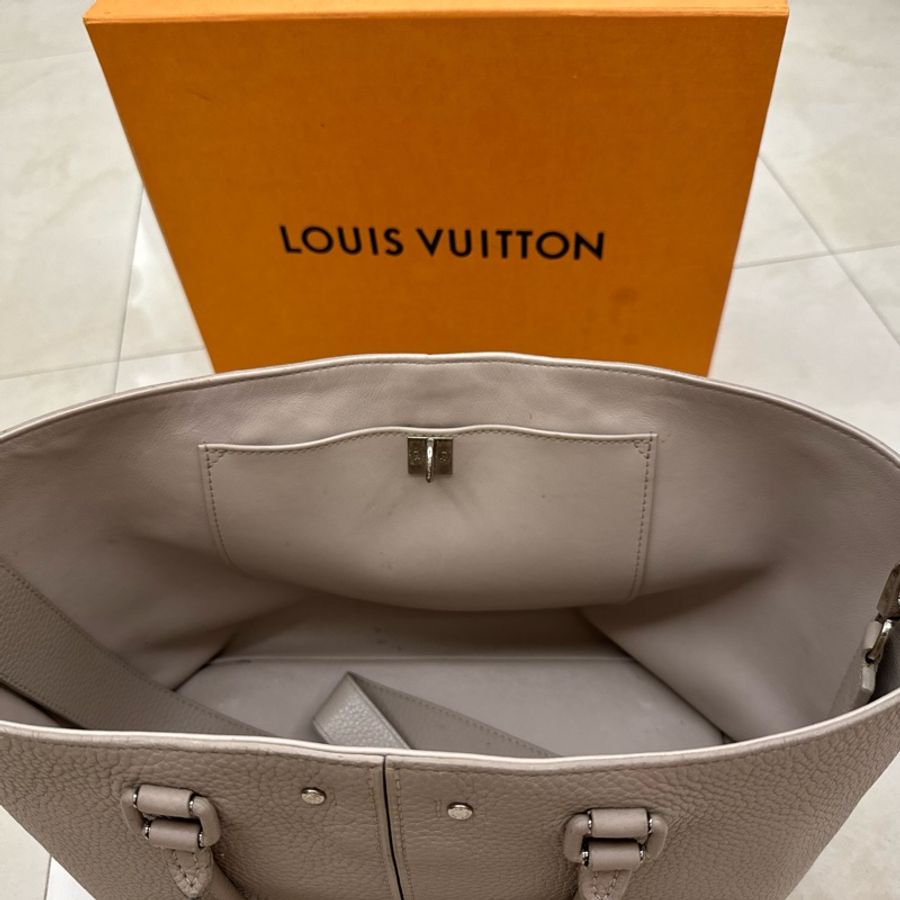 大象灰LOVIS VUITTON 包包-3