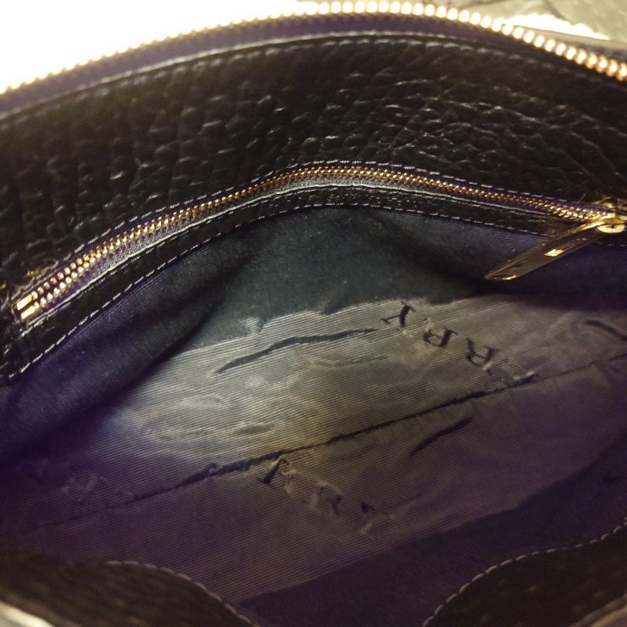 BURBERRY黑色斜背帶-1