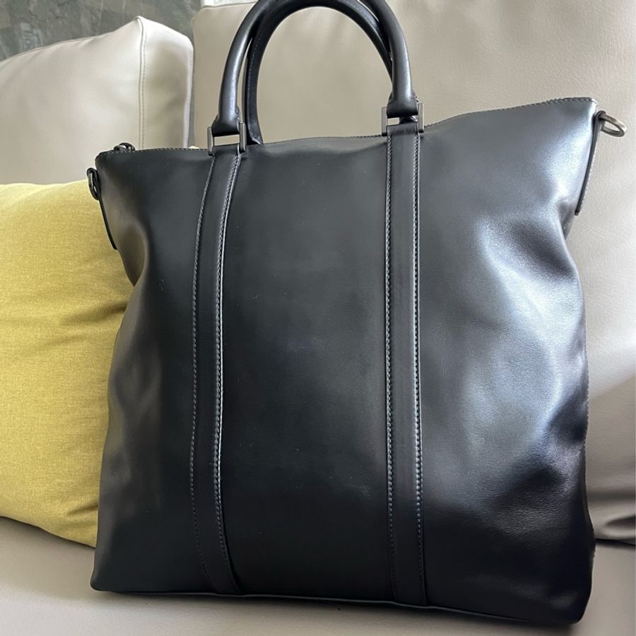 Prada 黑色全皮手提包-1