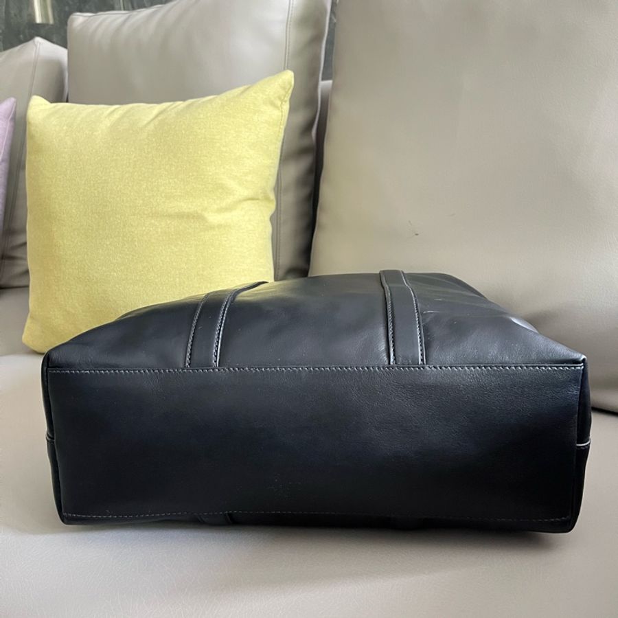 Prada 黑色全皮手提包-6
