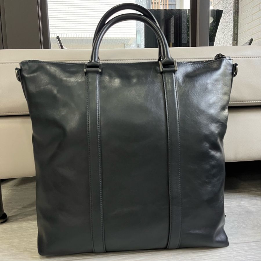 Prada 黑色全皮手提包-23