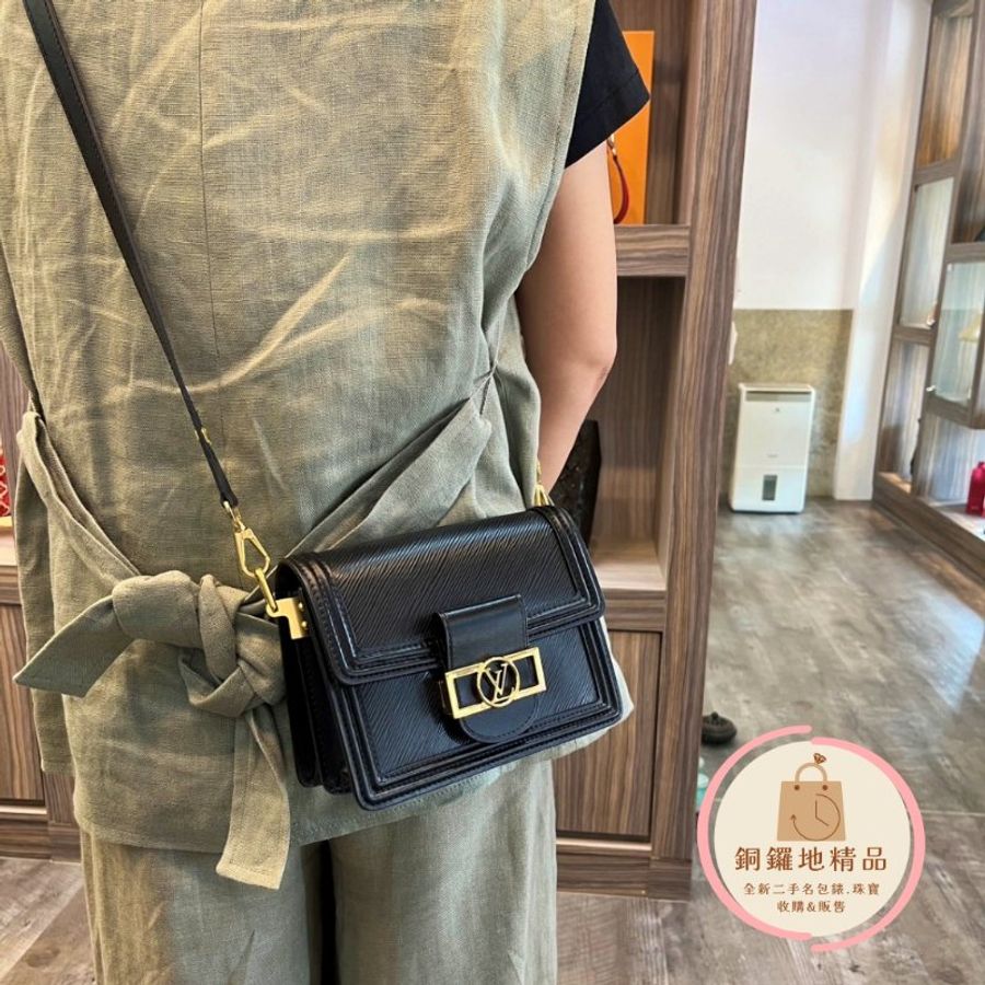 LV M55964 Mini Dauphine 達芙妮黑色EPI肩背包(附購證)-1