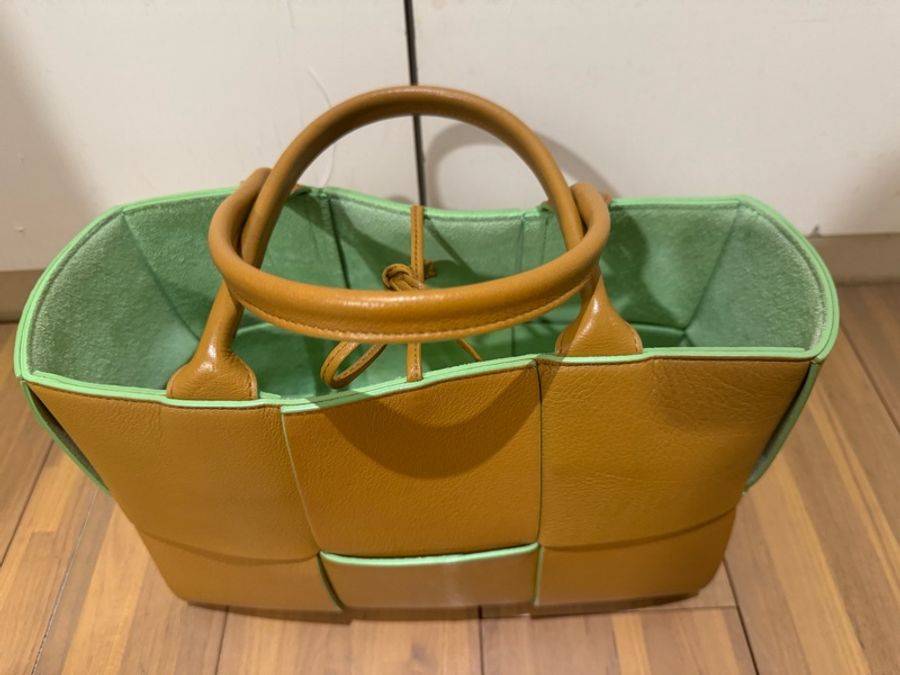 BOTTEGA VENETA BV 652867 ARCO S 雙色全皮大格編織手提包-3