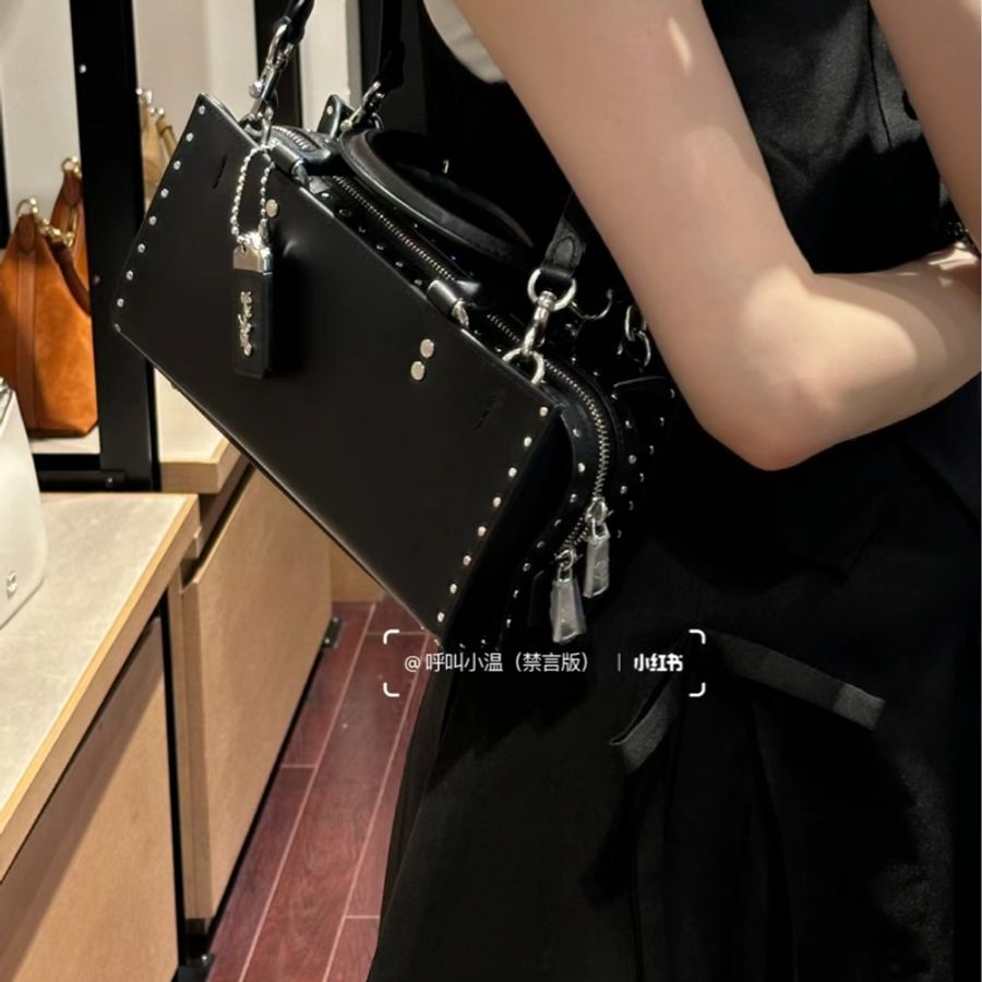 COACH ROGUE 26 卯釘手袋-7