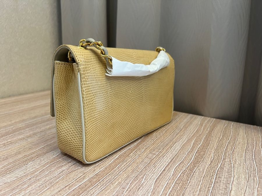 香奈兒Chanel 絕版蜥蜴皮大Logo-1