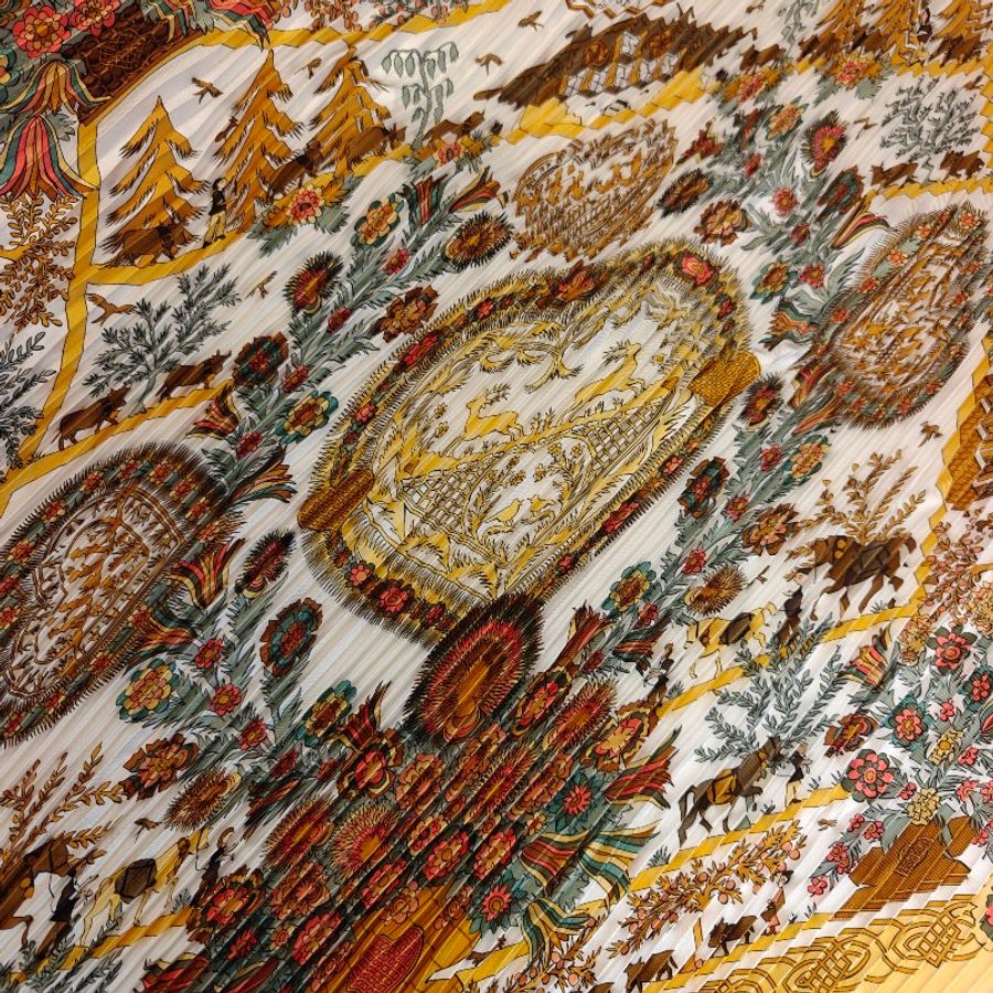 ✨全新🌟絕版❤️Hermès 絲巾 方巾 90公分 scarf 披肩 愛馬仕 Hermes 風琴 皺摺 圍巾-0