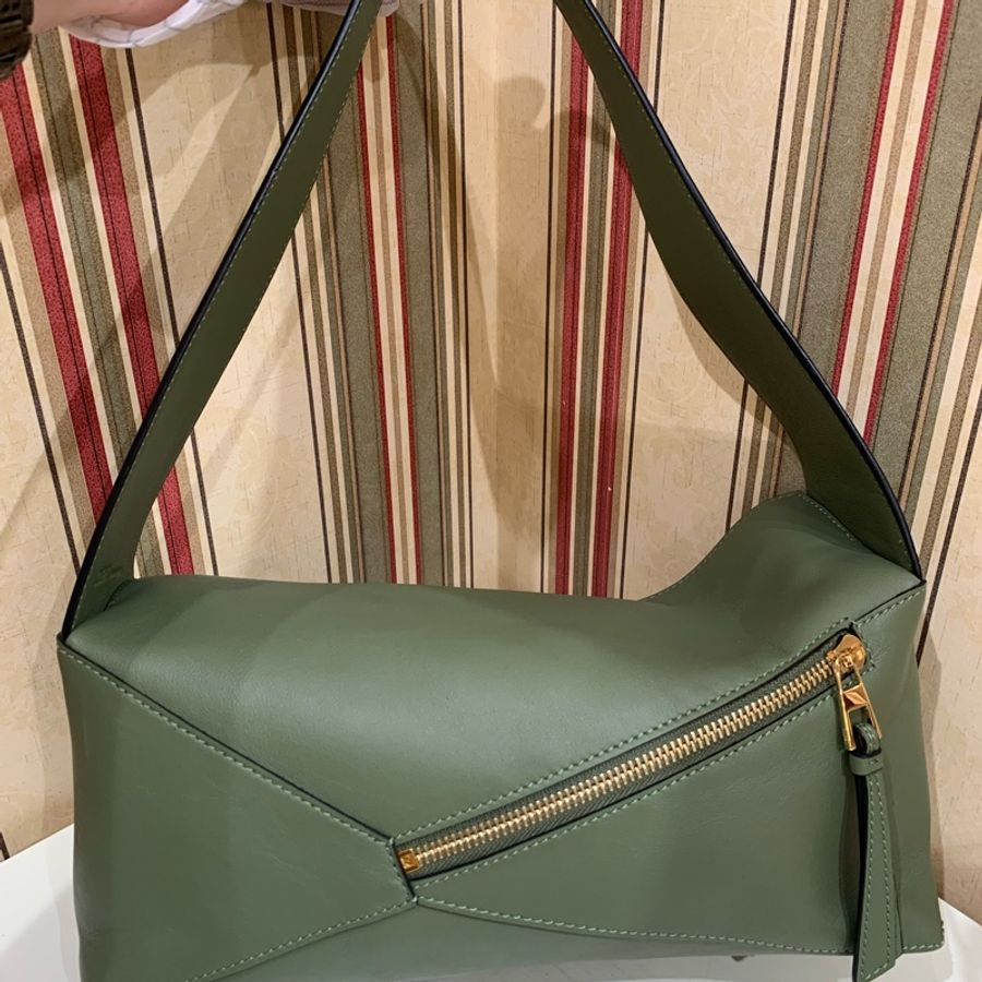 Loewe puzzle 幾何包 hobo綠色 30cm-2